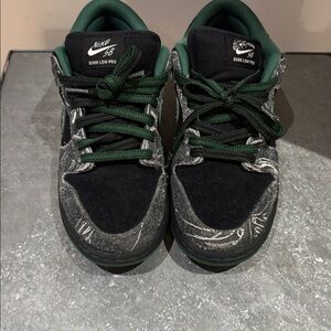 Nike SB Dunk Low LIKE NEW SIZE MEN’S 6